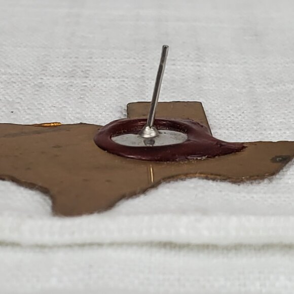 Vintage Metal Texas Cut Floral Etched Metal Bronze Finish Earrings SET OF 2 - Picture 12 of 14